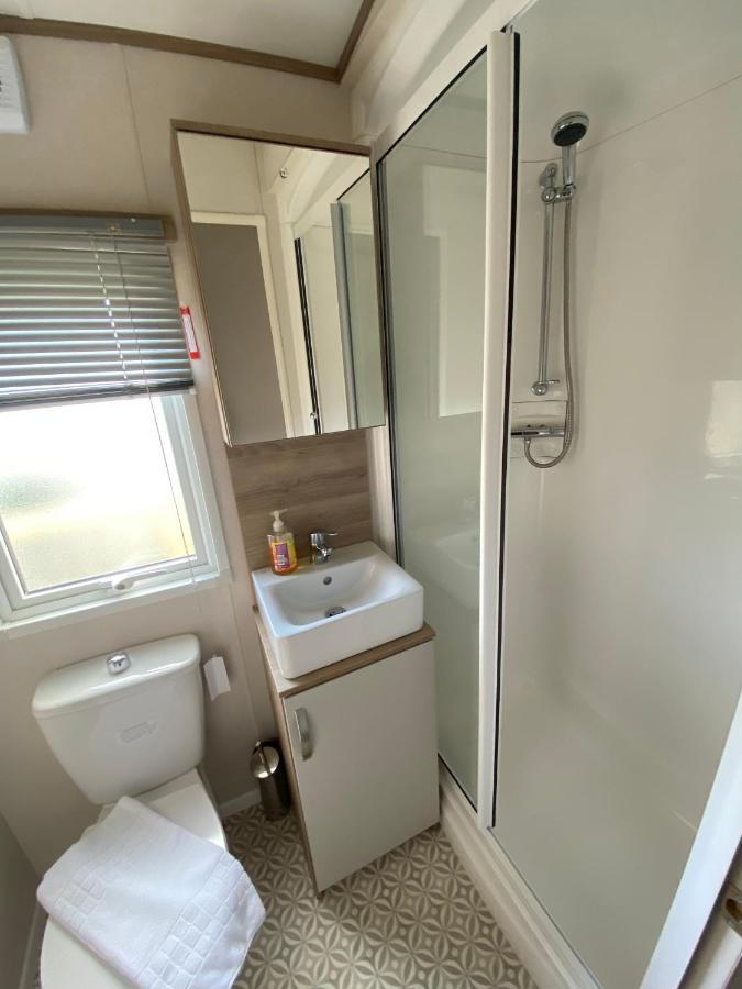Palm Grove 182 - Pet Friendly, Wifi, Close To Beach And Clubhouse - Golden Palm Resort - Meadow Lakes Caravan & Lodge Hire Скегнесс Екстер'єр фото